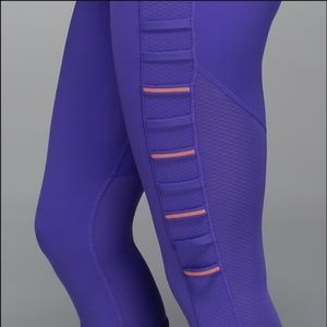 Lululemon purple Capri crop legging size 8